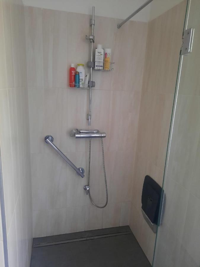 Appartement Quiet With Shared Kitchen Bathroom